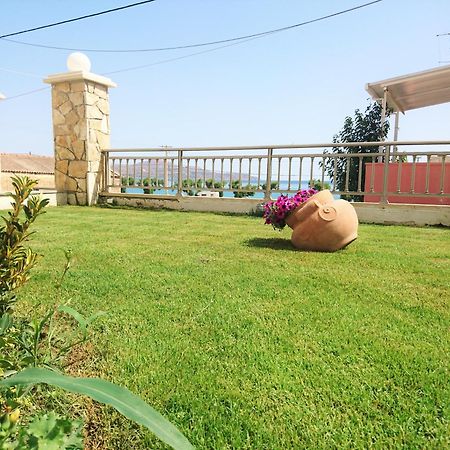 Crown Apartments كاليفيس المظهر الخارجي الصورة
