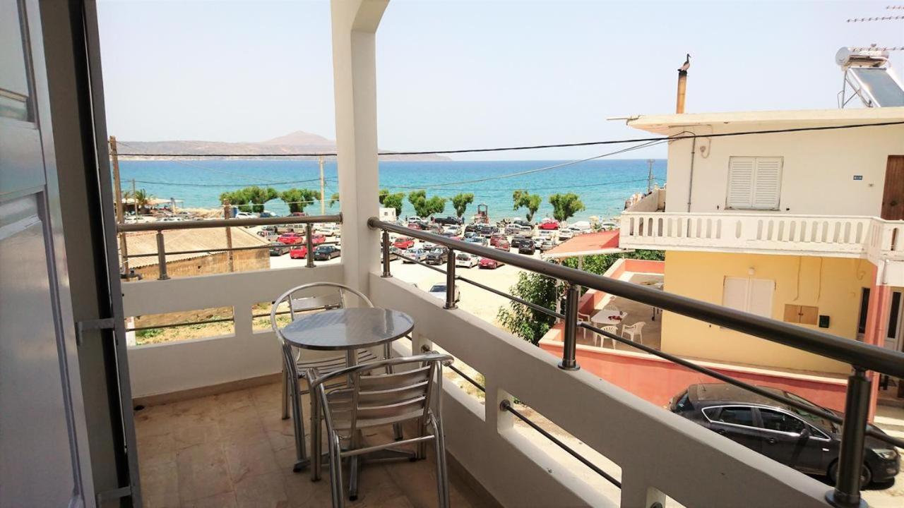Crown Apartments كاليفيس المظهر الخارجي الصورة
