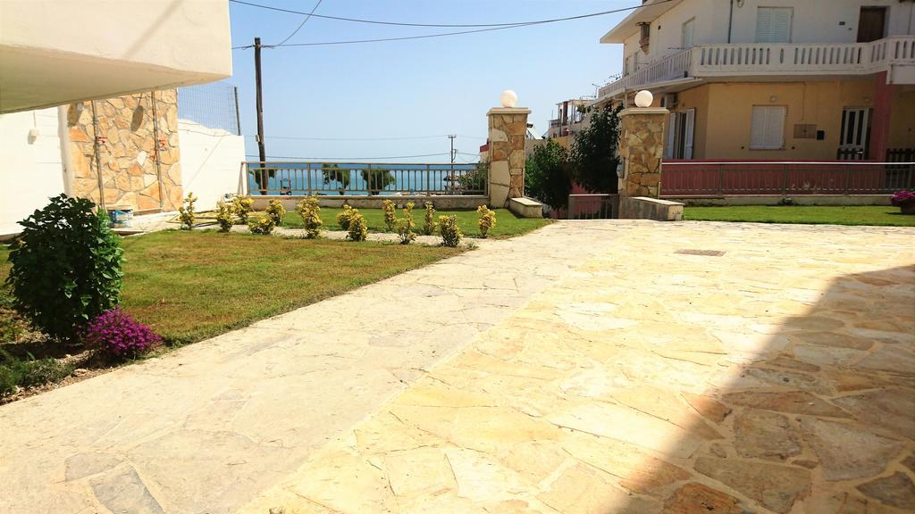 Crown Apartments كاليفيس المظهر الخارجي الصورة