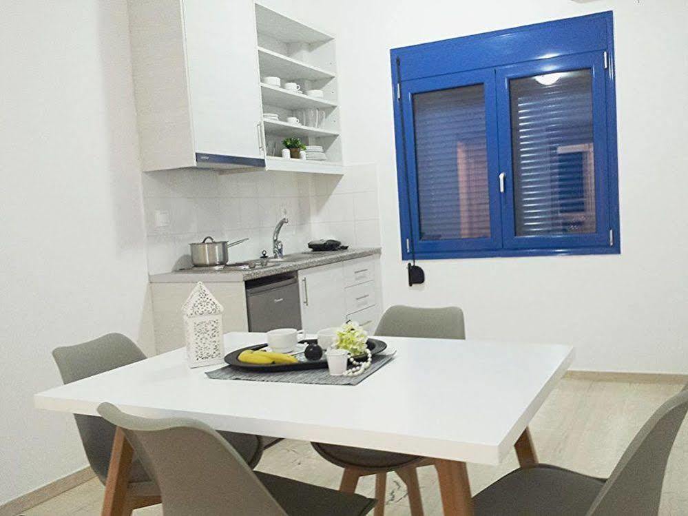 Crown Apartments كاليفيس المظهر الخارجي الصورة