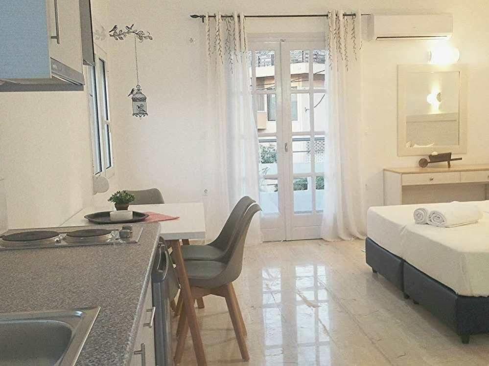 Crown Apartments كاليفيس المظهر الخارجي الصورة