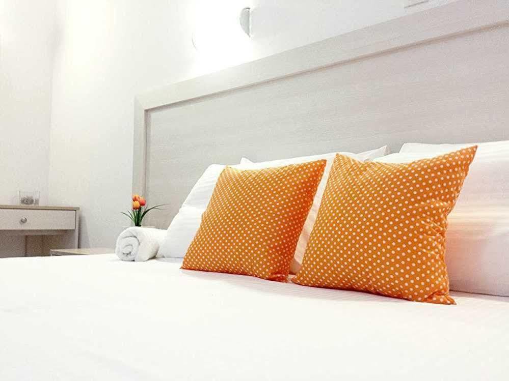 Crown Apartments كاليفيس المظهر الخارجي الصورة