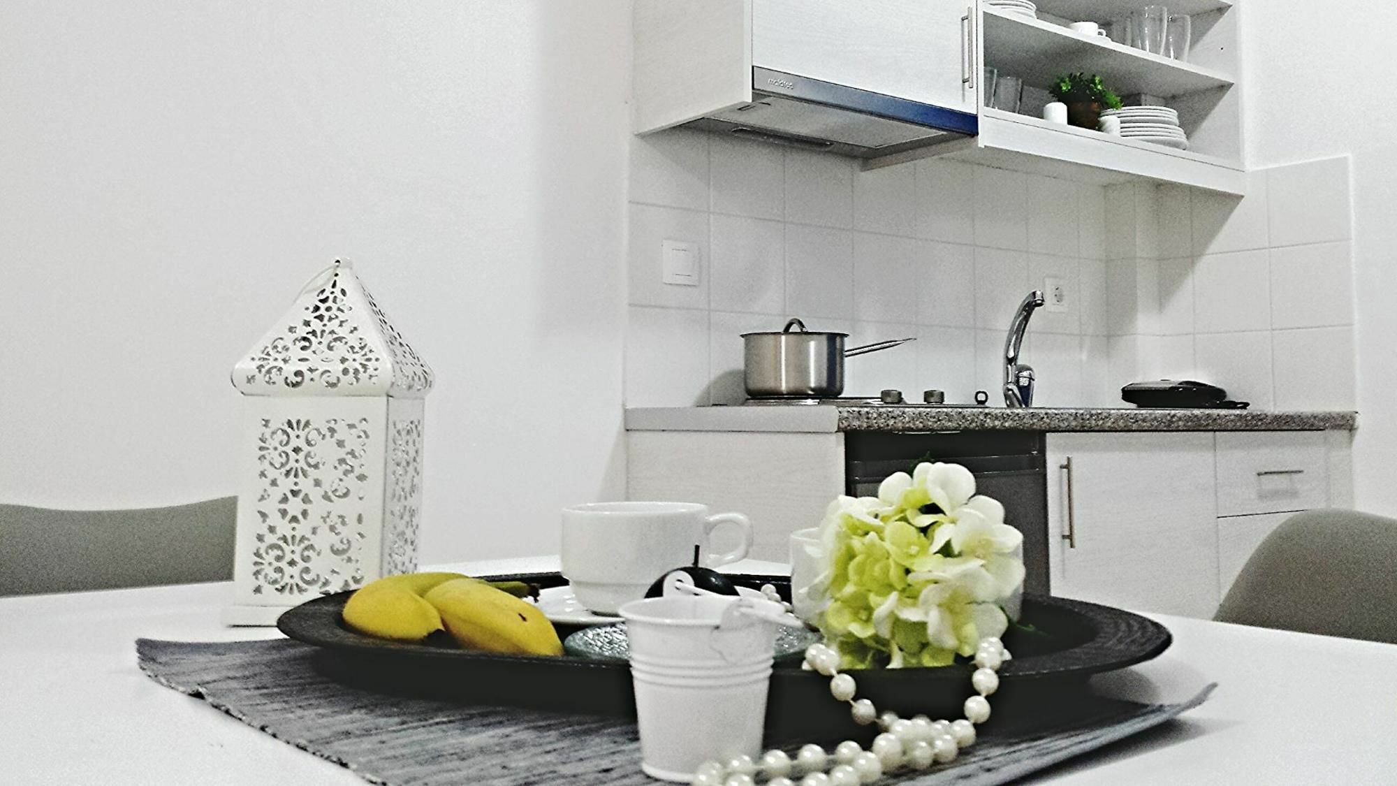 Crown Apartments كاليفيس المظهر الخارجي الصورة
