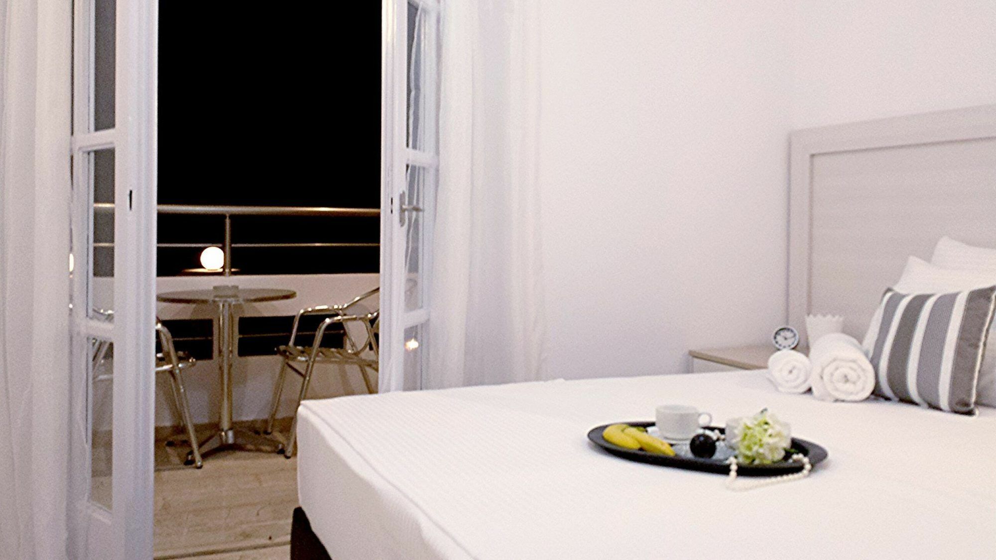 Crown Apartments كاليفيس المظهر الخارجي الصورة