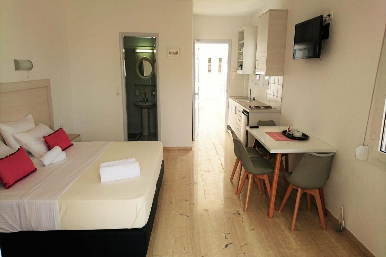 Crown Apartments كاليفيس المظهر الخارجي الصورة